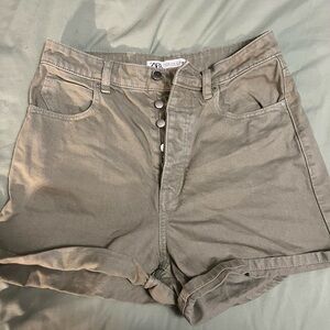 Zara Women's Green High-Waisted Shorts
